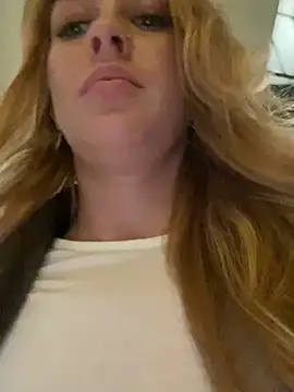 Snapshot of Sweet___Emily chatting on December 11, 9:12 pm Sweet   Emily online show from December 11, 9:12 pm