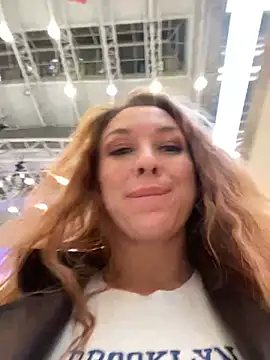 Snapshot of Sweet___Emily chatting on January 5, 5:09 pm Sweet   Emily online show from January 5, 5:09 pm