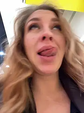 Snapshot of Sweet___Emily chatting on January 27, 2:35 pm Sweet   Emily online show from January 27, 2:35 pm