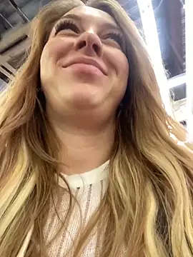 Snapshot of Sweet___Emily chatting on February 1, 3:07 pm Sweet   Emily online show from February 1, 3:07 pm