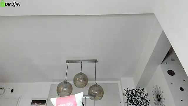 IreneVON online show from March 31, 3:30 am