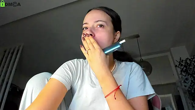 IreneVON online show from April 18, 3:32 am