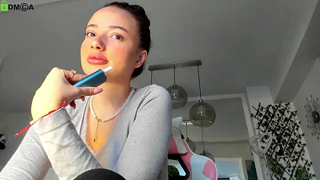 Snapshot of IreneVON chatting on April 27, 3:48 am IreneVON online show from April 27, 3:48 am