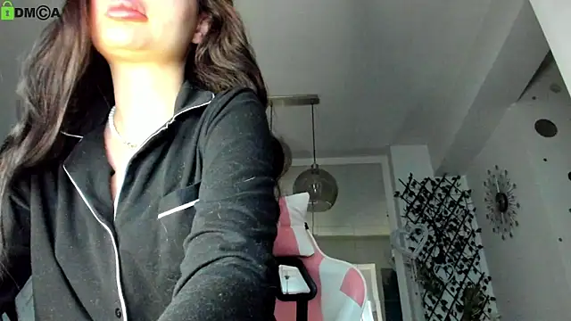 Snapshot of IreneVON chatting on April 30, 4:52 am IreneVON online show from April 30, 4:52 am