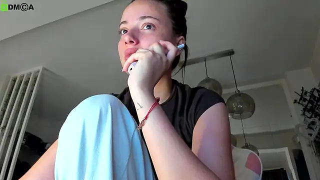 Snapshot of IreneVON chatting on May 25, 2:39 am IreneVON online show from May 25, 2:39 am