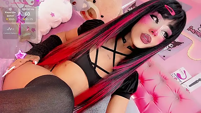 Snapshot of Cute_Roxxy chatting on April 25, 3:53 pm Cute Roxxy online show from April 25, 3:53 pm