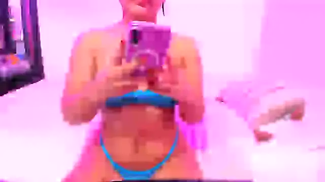 Snapshot of Ivonnesweets chatting on February 18, 11:19 pm Ivonnesweets online show from February 18, 11:19 pm