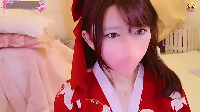 maii- online show from March 18, 7:10 pm