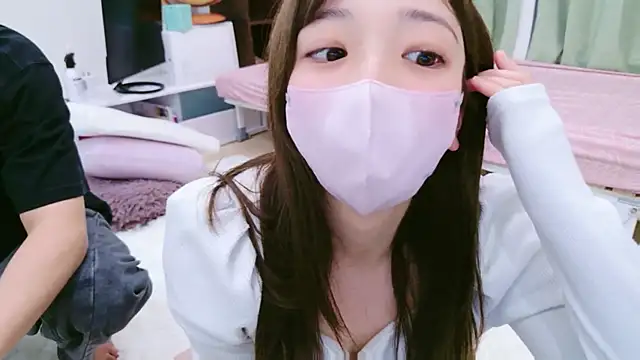 Snapshot of HaruruHappy chatting on April 12, 1:05 pm HaruruHappy online show from April 12, 1:05 pm