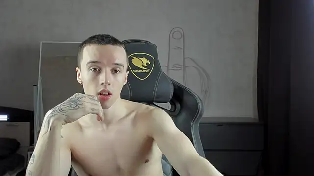 Snapshot of MasonWarholl chatting on January 4, 5:37 pm MasonWarholl online show from January 4, 5:37 pm