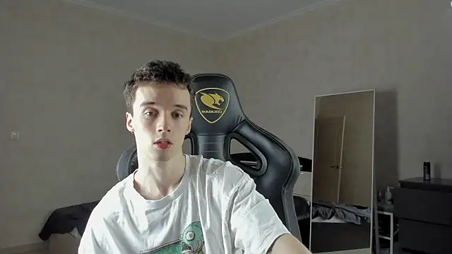 Snapshot of MasonWarholl chatting on March 19, 6:12 pm MasonWarholl online show from March 19, 6:12 pm