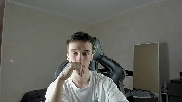 Snapshot of MasonWarholl chatting on March 19, 9:16 pm MasonWarholl online show from March 19, 9:16 pm