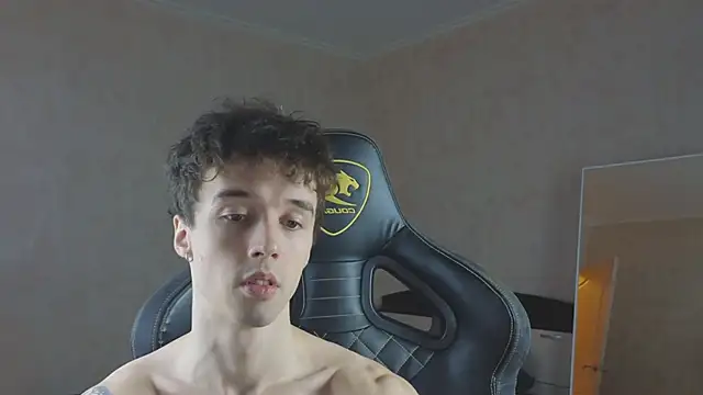 Snapshot of MasonWarholl chatting on November 21, 9:35 pm MasonWarholl online show from November 21, 9:35 pm