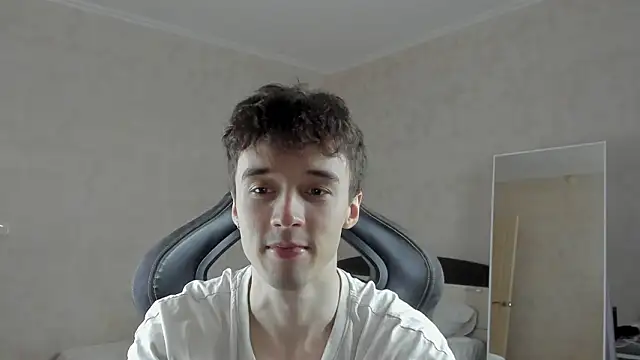 Snapshot of MasonWarholl chatting on February 11, 6:57 pm MasonWarholl online show from February 11, 6:57 pm