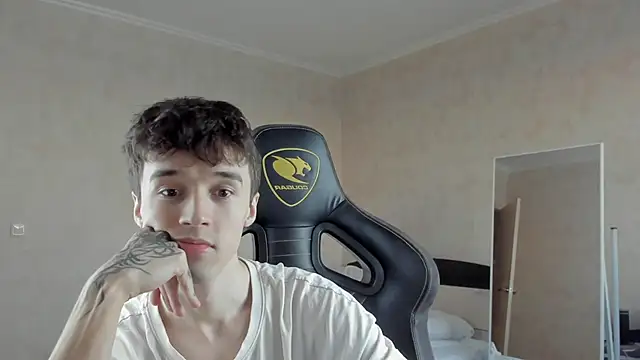 Snapshot of MasonWarholl chatting on February 14, 2:36 pm MasonWarholl online show from February 14, 2:36 pm