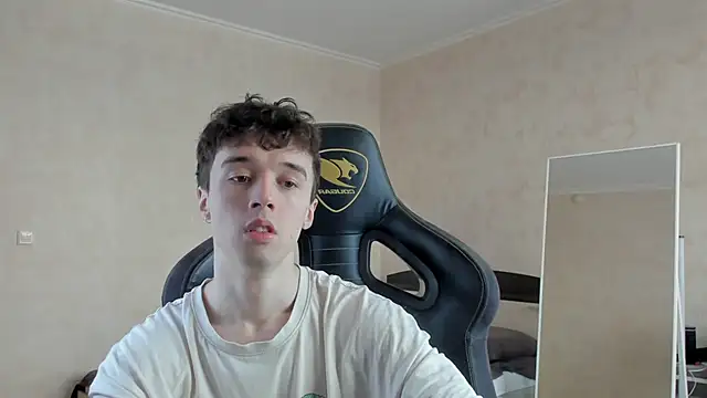 Snapshot of MasonWarholl chatting on February 16, 11:50 am MasonWarholl online show from February 16, 11:50 am