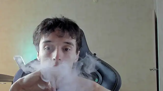 Snapshot of MasonWarholl chatting on May 28, 6:49 pm MasonWarholl online show from May 28, 6:49 pm