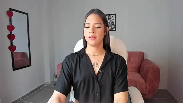 Snapshot of Alice23jones chatting on March 8, 6:47 pm Alice23jones online show from March 8, 6:47 pm