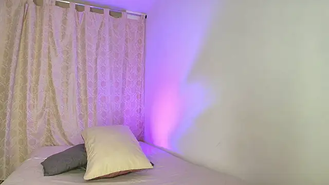 Tinny and Candy online show from April 8, 1:00 pm