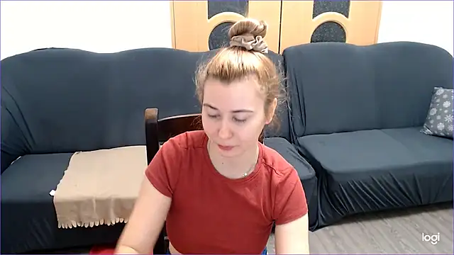 Snapshot of VioletaFlower7 chatting on January 12, 10:34 am VioletaFlower7 online show from January 12, 10:34 am