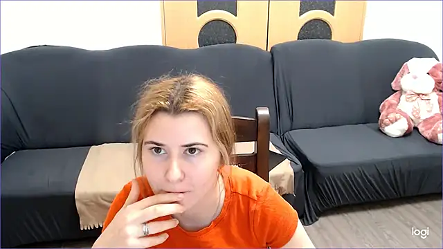 Snapshot of VioletaFlower7 chatting on January 24, 8:54 pm VioletaFlower7 online show from January 24, 8:54 pm