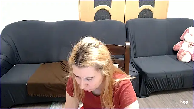 Snapshot of VioletaFlower7 chatting on March 17, 8:09 pm VioletaFlower7 online show from March 17, 8:09 pm