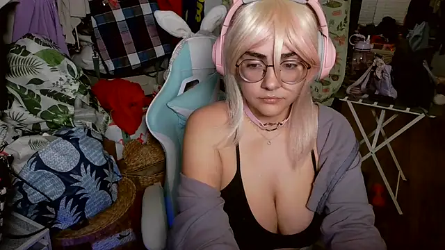 Snapshot of mochi_rainbow chatting on January 13, 10:45 pm mochi rainbow online show from January 13, 10:45 pm