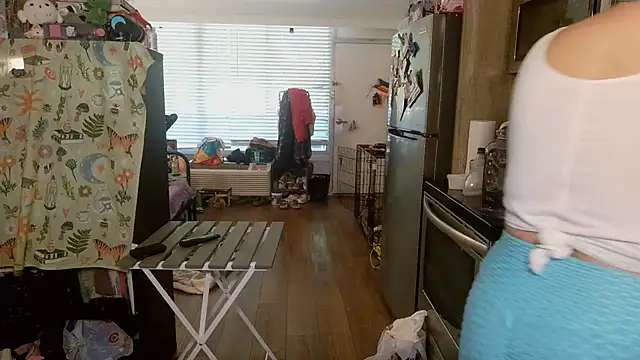 Snapshot of mochi_rainbow chatting on March 19, 5:06 pm mochi rainbow online show from March 19, 5:06 pm