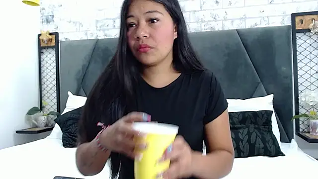 MilaaAdams online show from December 16, 12:49 pm