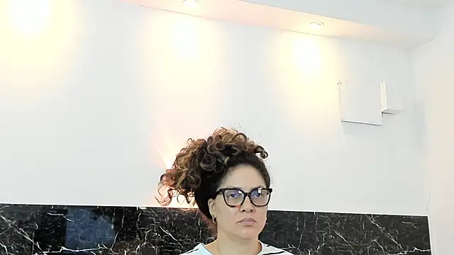 Juliabadlee online show from February 20, 12:19 am