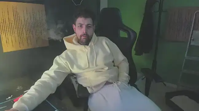 Snapshot of savage_daddyy chatting on January 8, 8:38 am savage daddyy online show from January 8, 8:38 am