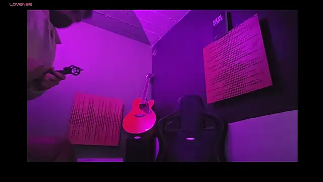 Snapshot of savage_daddyy chatting on January 17, 8:13 am savage daddyy online show from January 17, 8:13 am