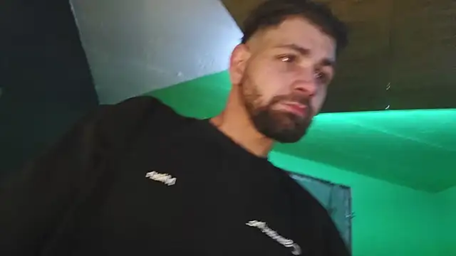 Snapshot of savage_daddyy chatting on February 19, 2:44 pm savage daddyy online show from February 19, 2:44 pm