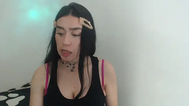 Julieta De Los Angeles online show from April 15, 12:06 am