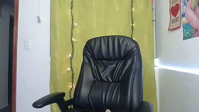 Snapshot of Zafiroweb09 chatting on January 22, 1:10 am Zafiroweb09 online show from January 22, 1:10 am