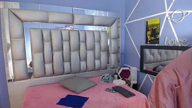 sophia ny online show from March 20, 1:26 pm