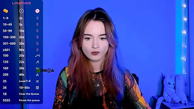 liana kisses online show from October 5, 6:50 pm