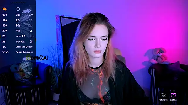 liana kisses online show from October 18, 7:03 pm