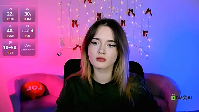 liana kisses online show from February 6, 8:01 pm