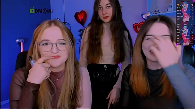 liana kisses online show from February 21, 8:32 pm