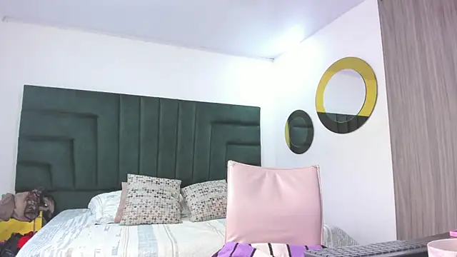 BarbaraKnox  online show from January 12, 12:01 pm