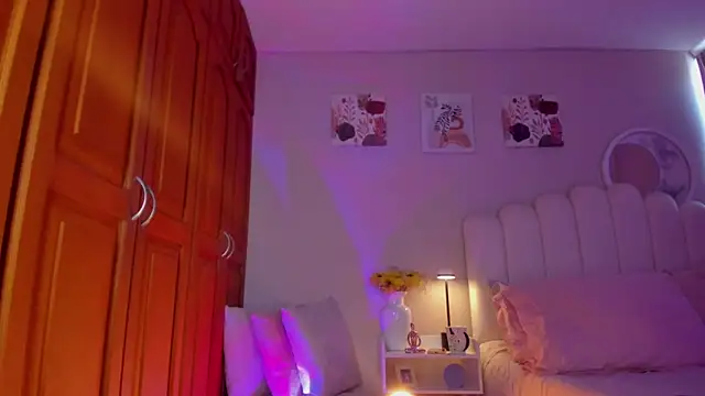 martinaaricci online show from March 31, 3:12 pm