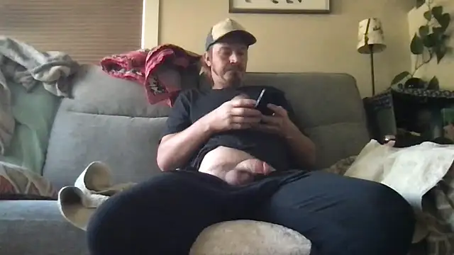 Snapshot of cliveokanagan24 chatting on June 17, 3:35 pm cliveokanagan24 online show from June 17, 3:35 pm