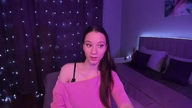 Snapshot of StaceySunny chatting on December 18, 10:57 pm StaceySunny online show from December 18, 10:57 pm