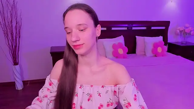 StaceySunny online show from April 1, 6:49 pm