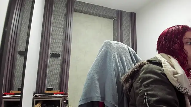 selene red  online show from April 11, 12:37 am