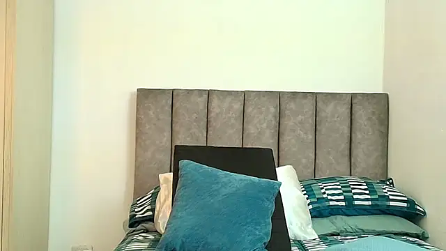 karina lewis  online show from March 14, 3:56 am