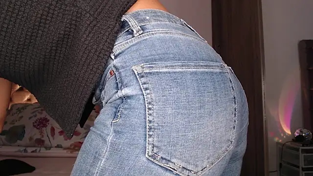 Roussmariehenao online show from April 10, 9:58 am