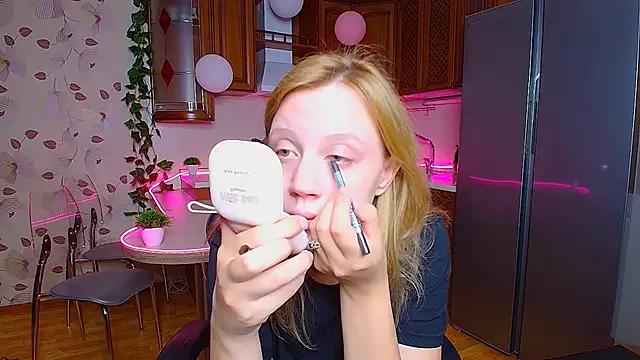 Snapshot of SexyNadi chatting on September 18, 1:18 am SexyNadi online show from September 18, 1:18 am