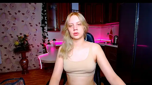 Snapshot of SexyNadi chatting on October 19, 1:06 am SexyNadi online show from October 19, 1:06 am